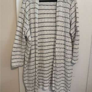 Lightweight Gray and White Striped Duster